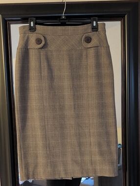 Katherine Barclay Plaid Side Zip  Pencil Skirt With Button Detail Size 6
